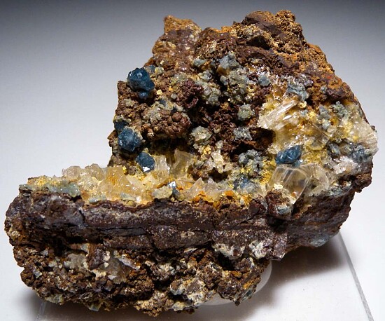 Scorodite with Selenite