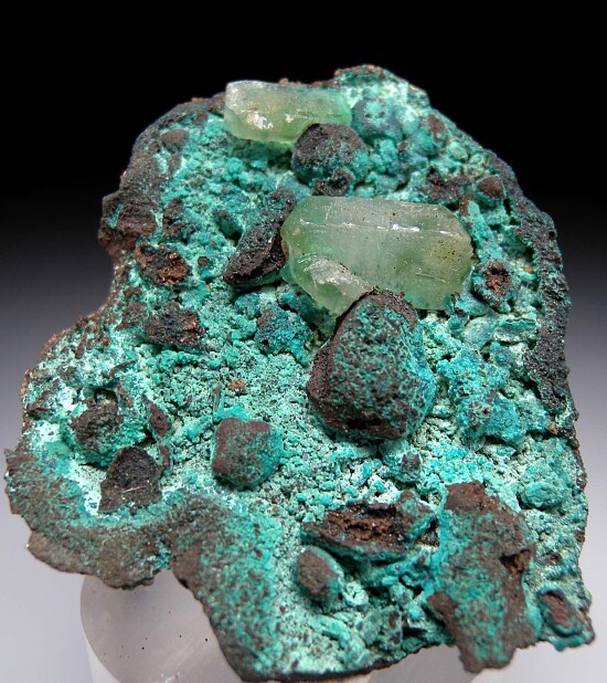 Malachite in Barite on Chrysocolla