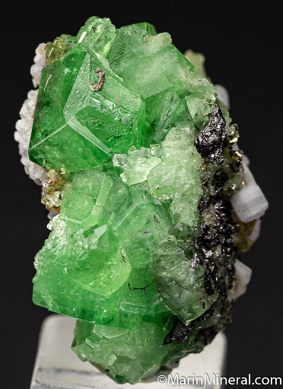 Tsavorite, Laumontite, Graphite