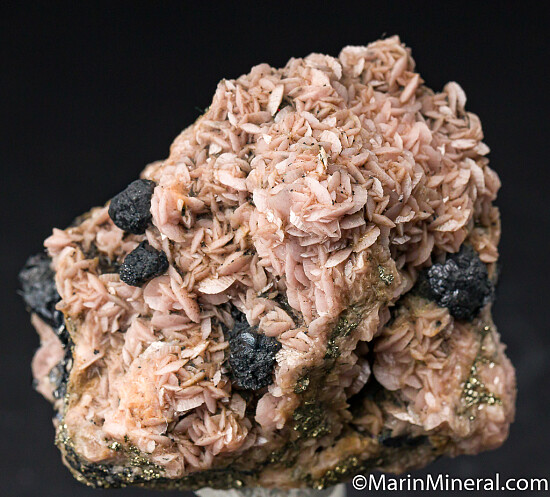 Sphalerite on Rhodochrosite