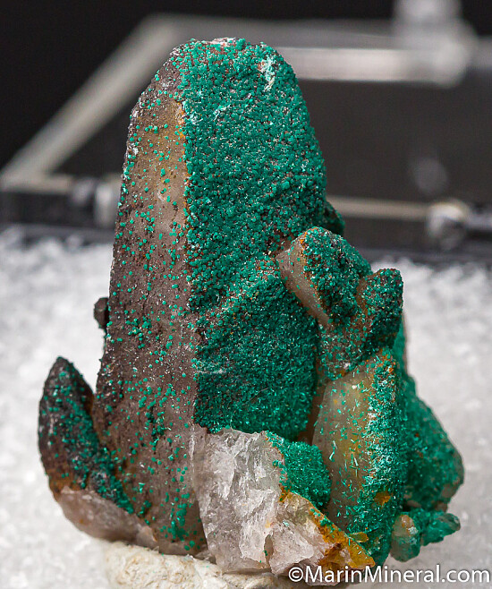 Pseudomalachite on Quartz