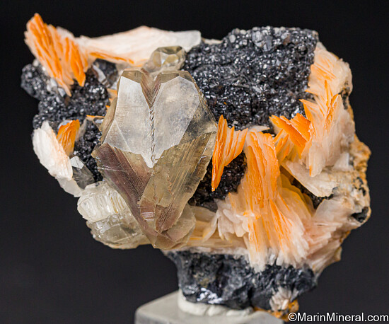 Cerussite (twin) on Barite