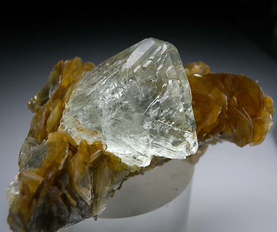 Fluorite on Muscovite