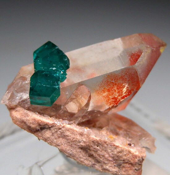 Dioptase on Quartz with Hematite