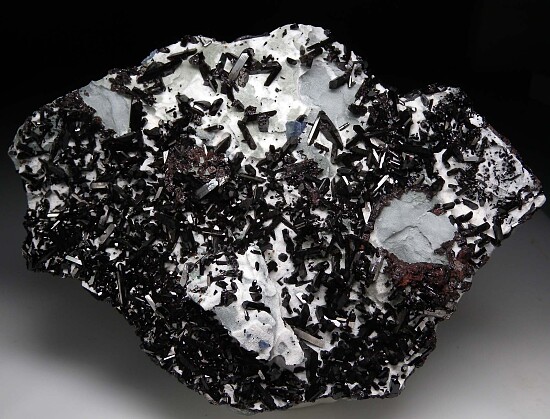 Neptunite, Benitoite, Joaquinite