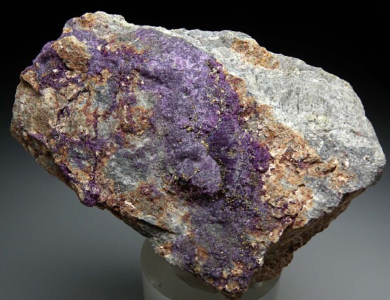 Calaverite with Fluorite