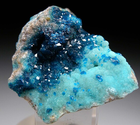 Veszelyite on Hemimorphite