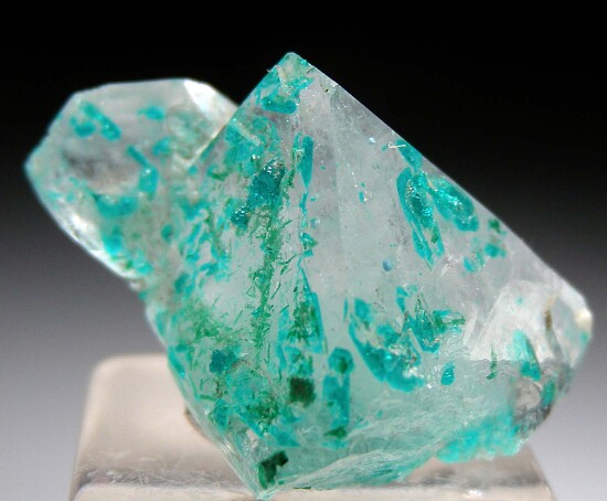 Dioptase on/in Quartz