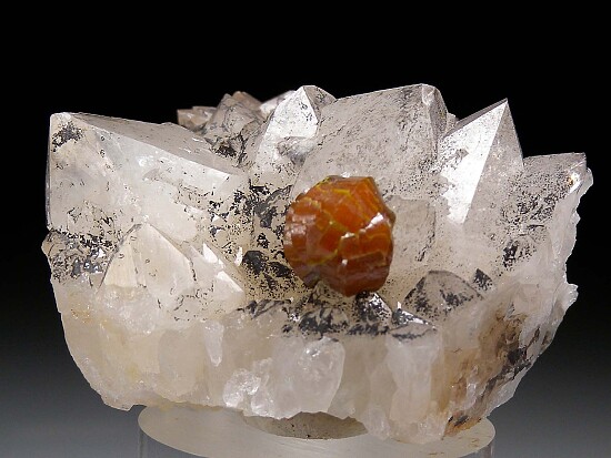Mimetite on Quartz