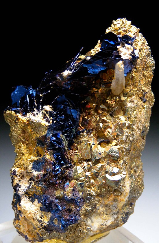 Covellite on Pyrite
