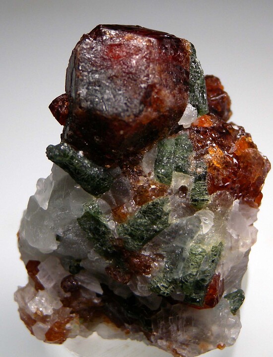 Grossular on Calcite