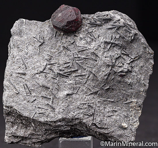 Garnet, Dravite in Graphite