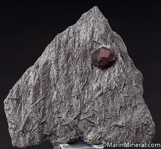 Garnet, Dravite in Graphite