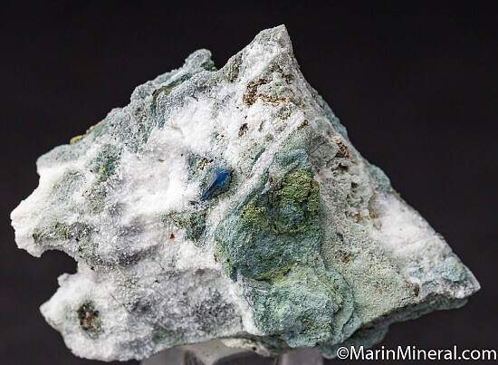 Benitoite, Neptunite