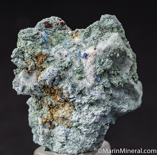 Benitoite, Neptunite