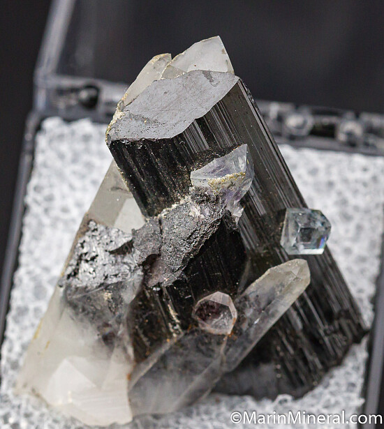 Fluorite on Ferberite with Quartz