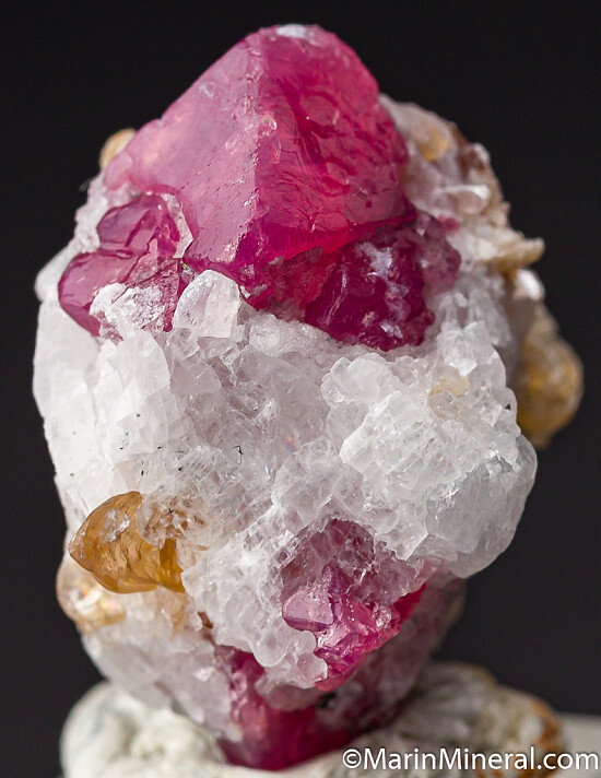 Spinel and Mica in Calcite