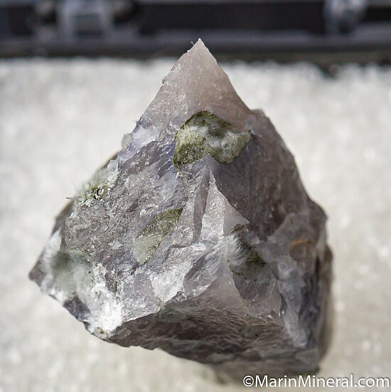 Holmquistite in Quartz