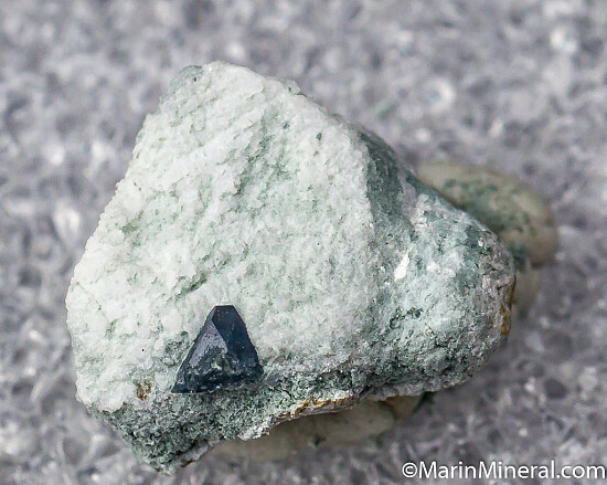 Benitoite, Neptunite