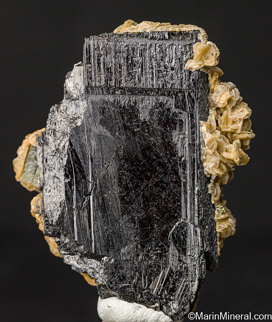Siderite on Wolframite