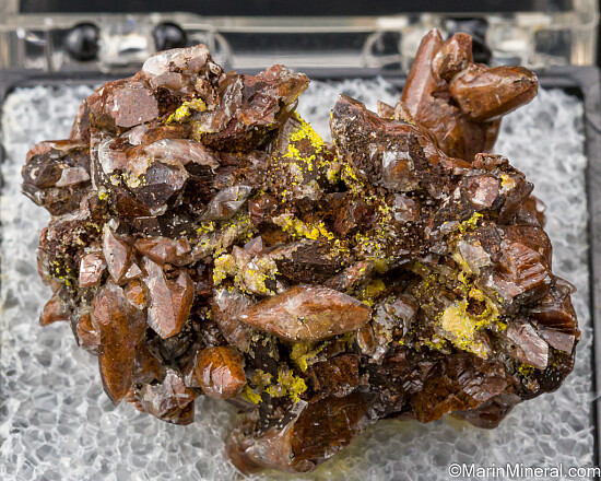 Metatyuyamunite (?) on Calcite