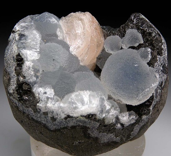 Epistilbite with Huelandite