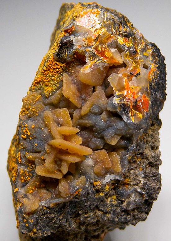 Quartz over Wulfenite