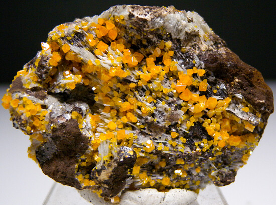 wulfenite with Barite