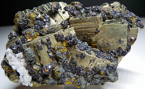 Sphalerite, Chalcopyrite on Pyrite