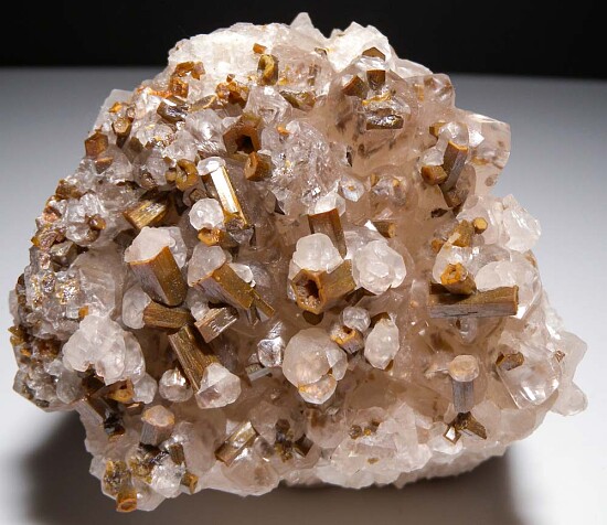 Vanadinite on Calcite