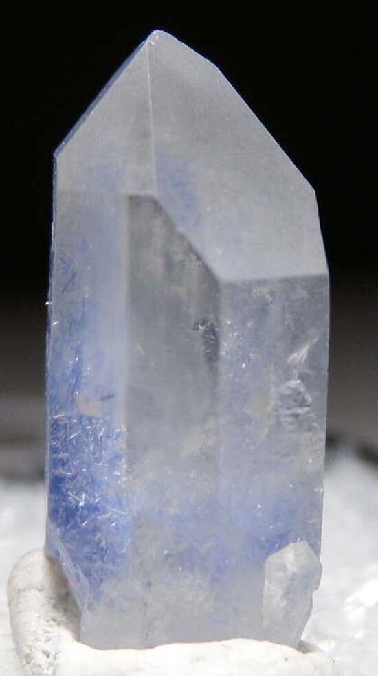 Dumortierite in Quartz