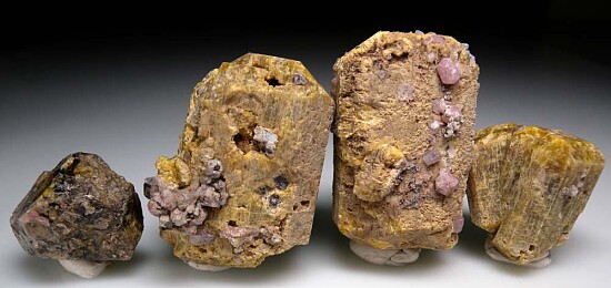 Grossular on Vesuvianite