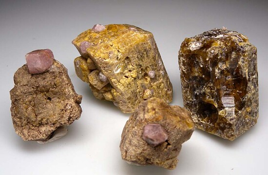 Grossular on Vesuvianite