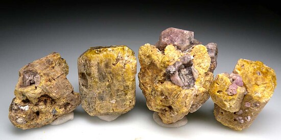 Grossular on Vesuvianite