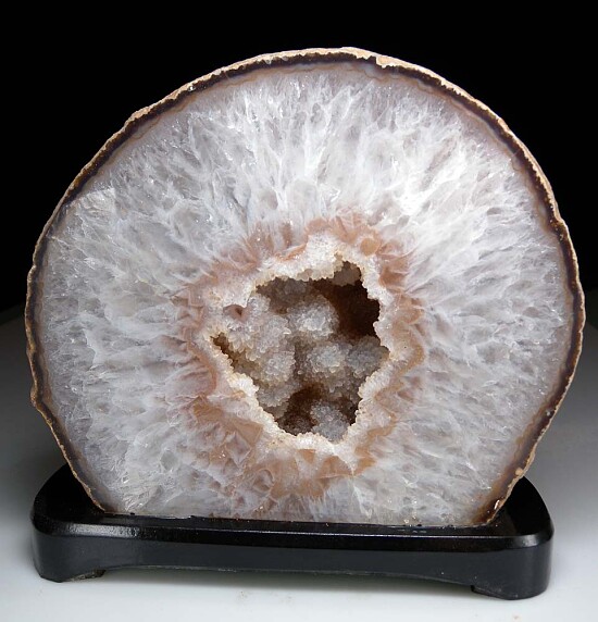 Quartz var. agate