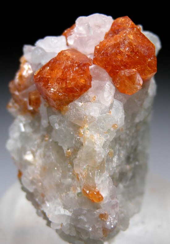 Grossular in Calcite