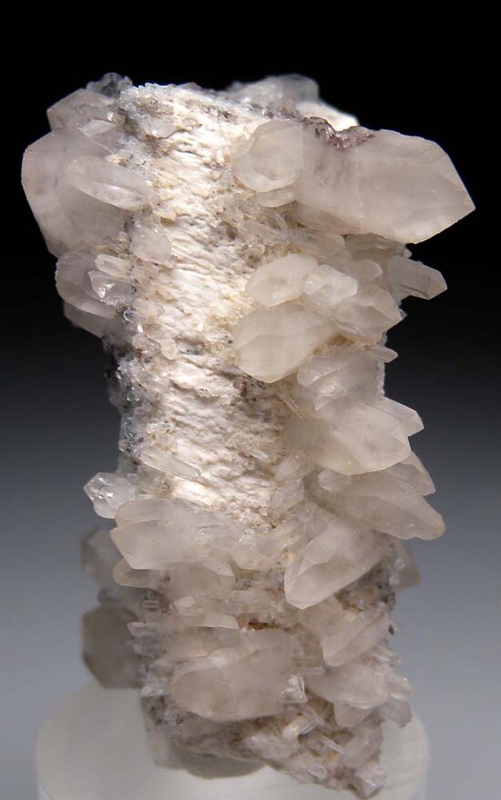 Gitter Quartz on Feldspar