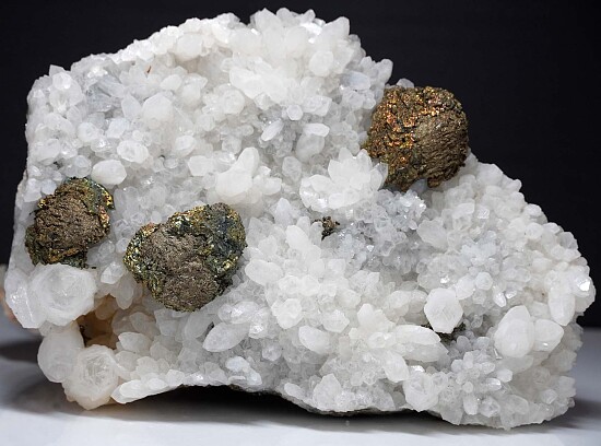 Chalcopyrite on Quartz